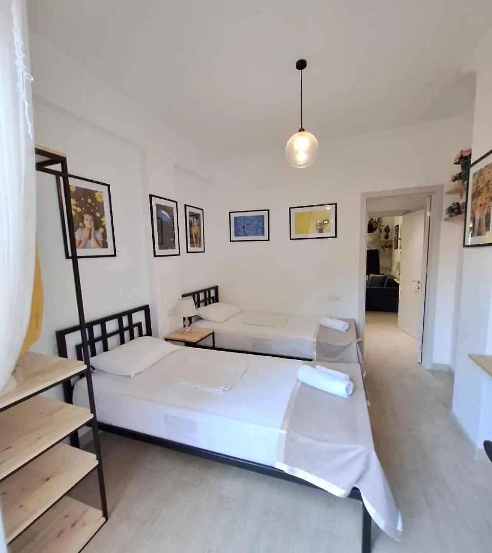 Style Apartment With Courtyard Тбилиси